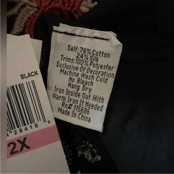 2X Johnny Was 3JW Flowers & Geometric Embroidered Black 3/4 Sleeve Top Tunic NWT - Picture 15 of 16